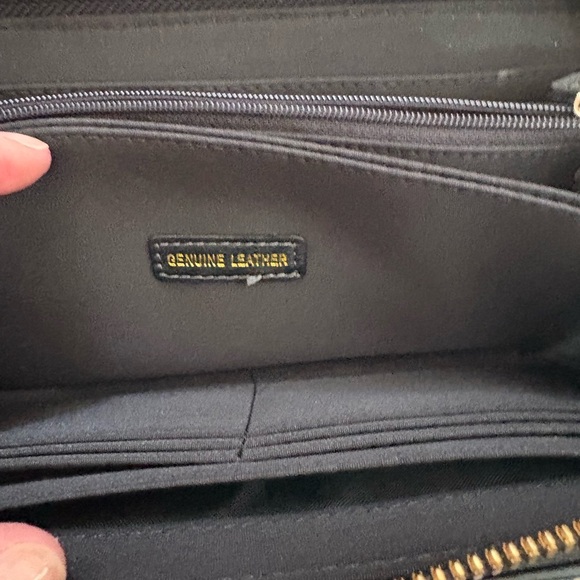 St. John Black Leather Quilted Wallet NWOT - Picture 4 of 7